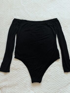 Off-Shoulder Black Long-Sleeve Bodysuit
